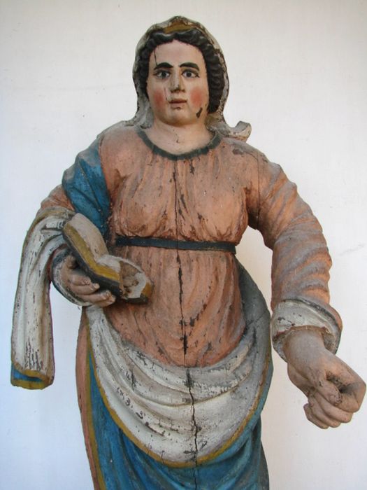 statue : Sainte Julienne, vue partielle