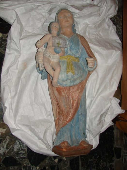 statue : Vierge à l'Enfant