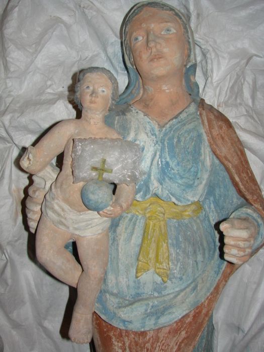 statue : Vierge à l'Enfant, vue partielle