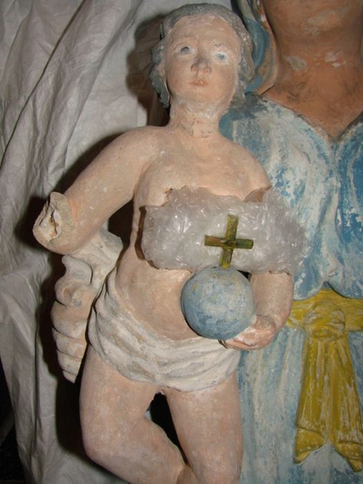 statue : Vierge à l'Enfant, détail