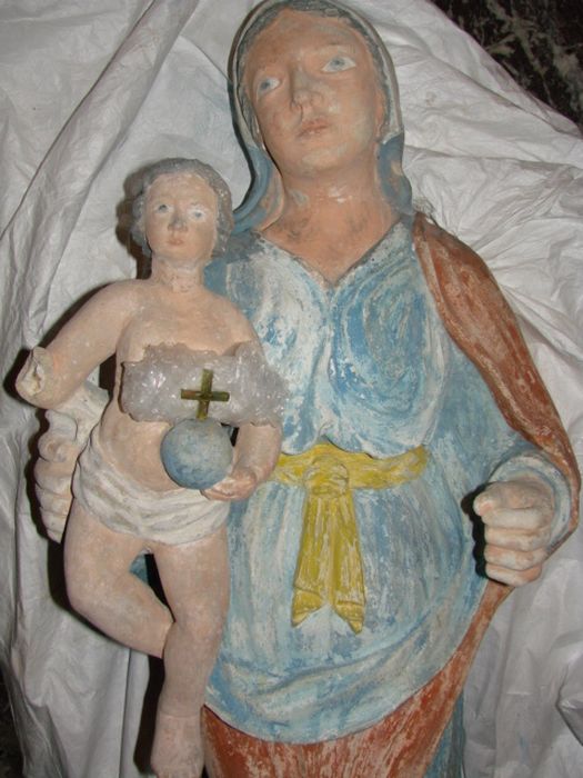 statue : Vierge à l'Enfant, vue partielle