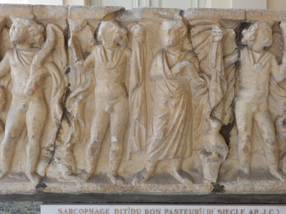 sarcophage, vue partielle