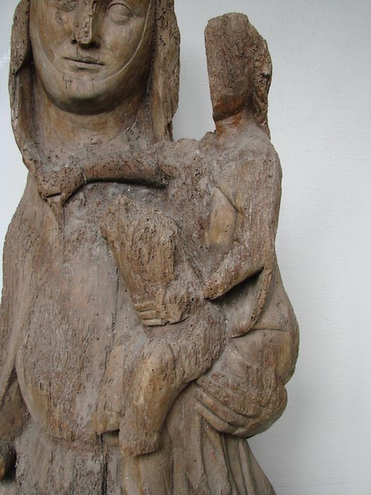 groupe sculpté : Sainte Anne, la Vierge à l'Enfant, vue partielle