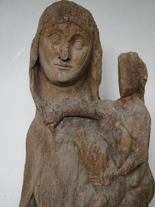 groupe sculpté : Sainte Anne, la Vierge à l'Enfant, vue partielle