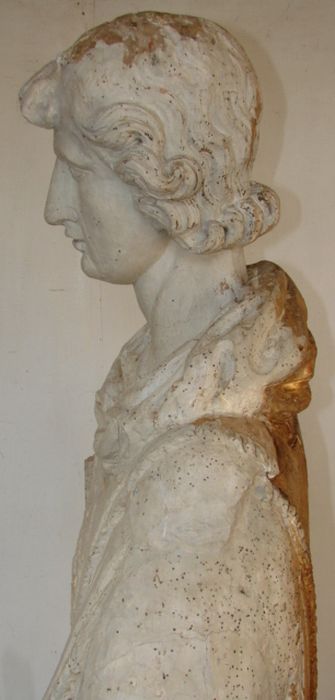 statue : Saint Gervais, profil gauche, vue partielle