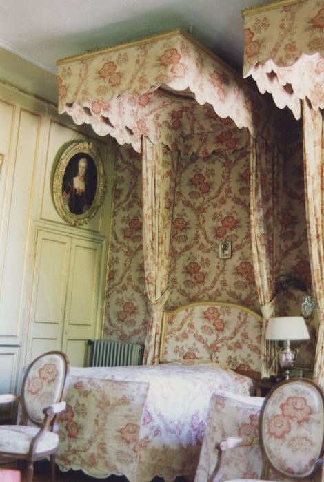 lit (lit à la duchesse) - © Ministère de la Culture (France), Médiathèque du patrimoine et de la photographie (département de la documentation), tous droits réservés