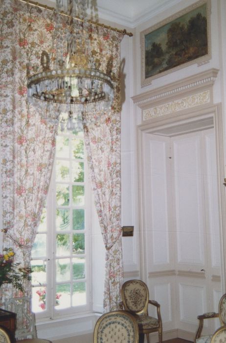 revêtements muraux du salon d'été, vue partielle - © Ministère de la Culture (France), Médiathèque du patrimoine et de la photographie (département de la documentation), tous droits réservés