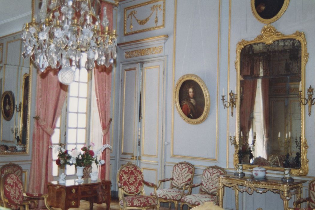 revêtement mural du grand salon, vue partielle - © Ministère de la Culture (France), Médiathèque du patrimoine et de la photographie (département de la documentation), tous droits réservés