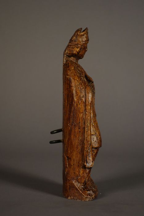 statuette : Saint évêque, profil droit