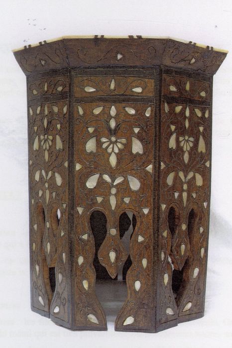 table en guéridon (photocopie numérisée) - © Ministère de la Culture (France), Médiathèque du patrimoine et de la photographie (département de la documentation), tous droits réservés 