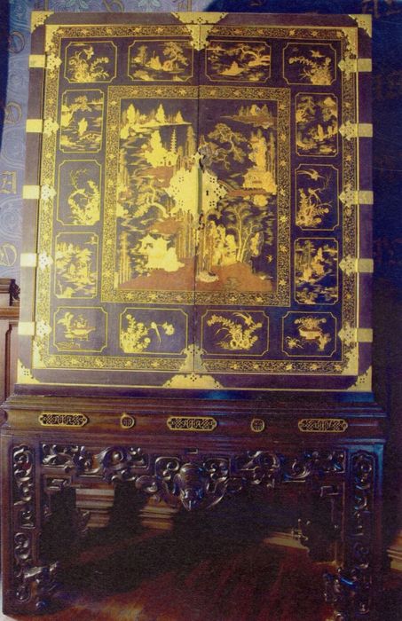 armoire à deux portes dite armoire chinoise (photocopie numérisée)