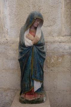 statue : Vierge (la)