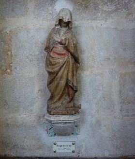 statue : Vierge deuillante