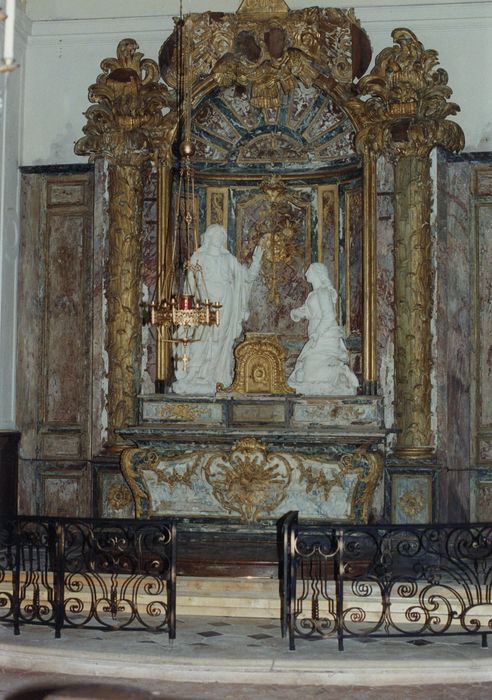 maître-autel, retable, groupe sculpté : Apparition du Christ jardinier à Marie-Madeleine