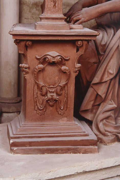 statue : Sainte Cécile jouant de l'orgue, détail