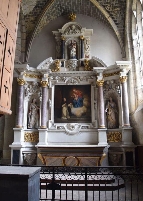 retable latéral sud, tableau : Remise du rosaire - © Ministère de la Culture (France), Médiathèque du patrimoine et de la photographie (département de la documentation), tous droits réservés 