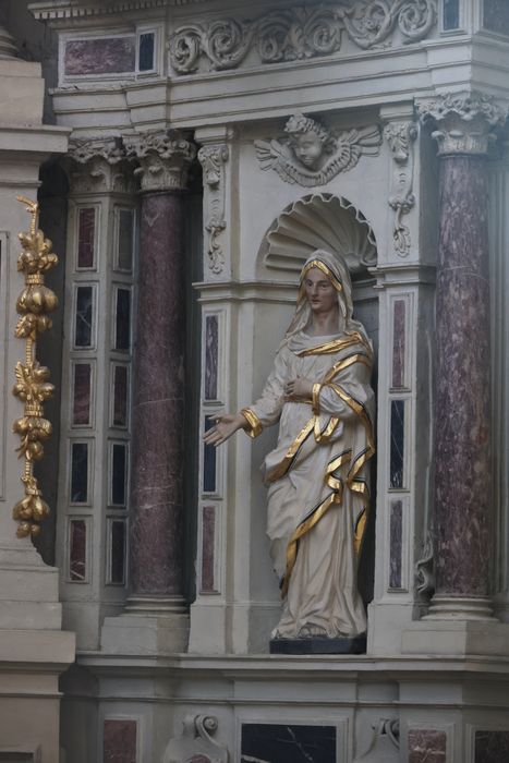 statue : Sainte Anne