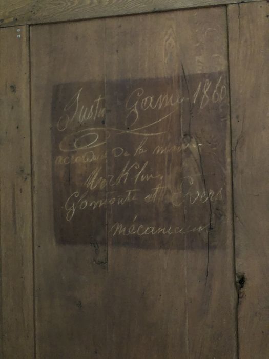 orgue de tribune, détail d’une inscription