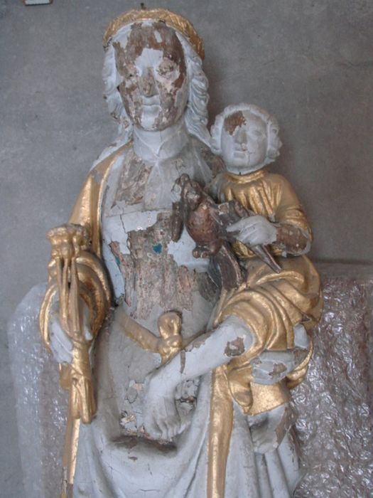 statue : Vierge à l'Enfant, vue partielle