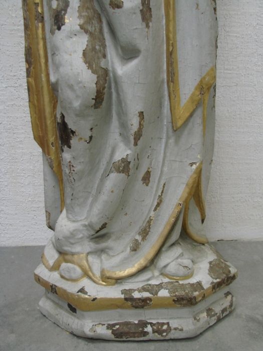 statue : Vierge à l'Enfant, détail