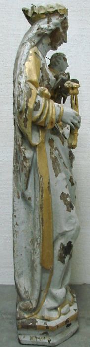 statue : Vierge à l'Enfant, profil droit