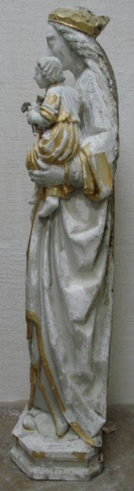 statue : Vierge à l'Enfant, profil gauche