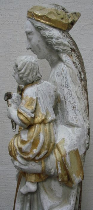 statue : Vierge à l'Enfant, profil gauche, vue partielle