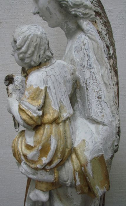 statue : Vierge à l'Enfant, détail