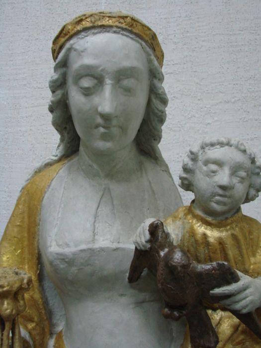 statue : Vierge à l'Enfant, vue partielle