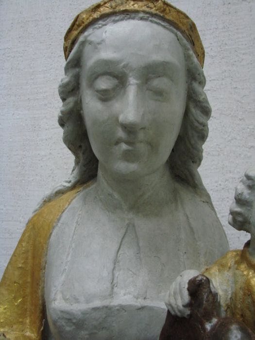 statue : Vierge à l'Enfant, détail