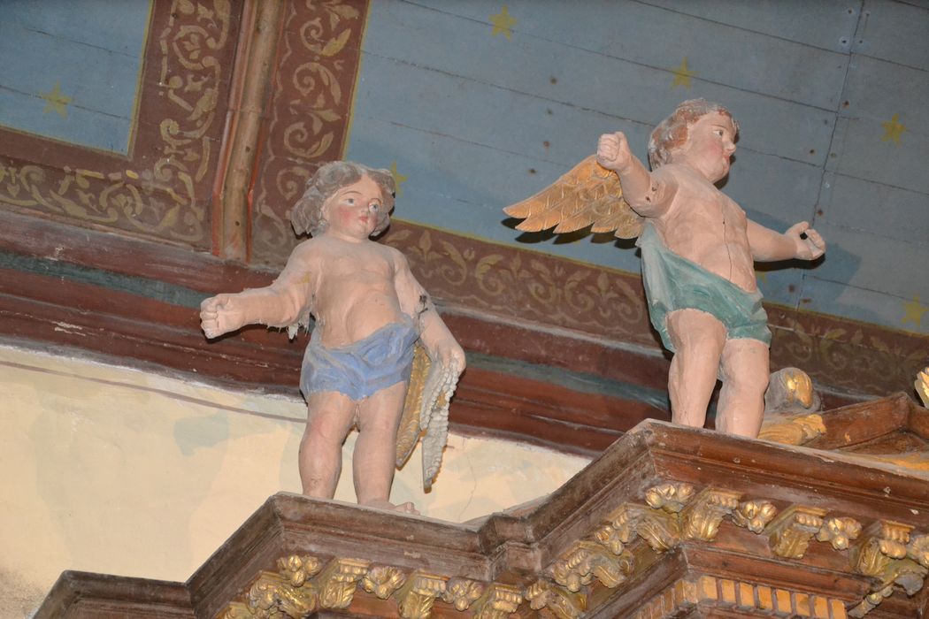 retable dit du Rosaire, détail des statuettes sommitales : Anges