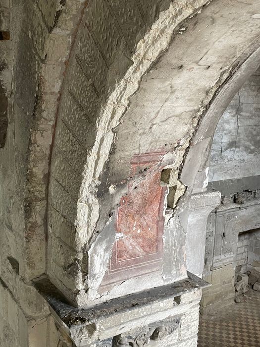 église de la Trinité, chapelle nord, peintures monumentales (fragments)