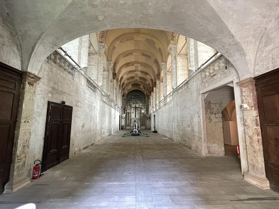 église abbatiale, nef