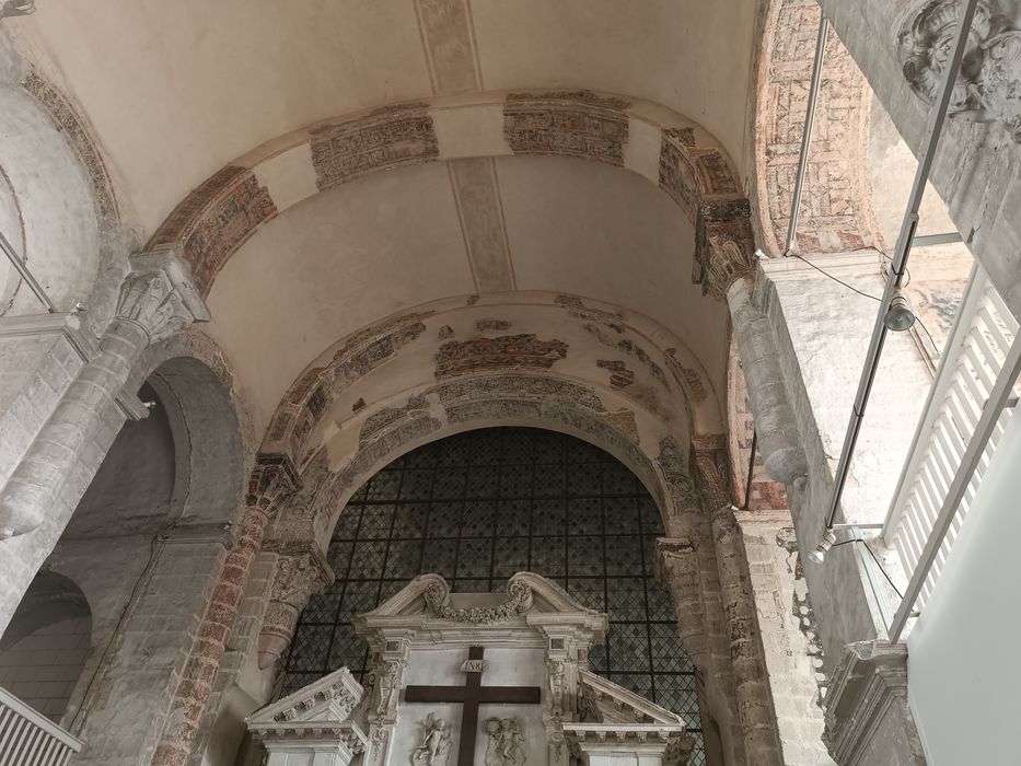 église abbatiale, voûte au-dessus du choeur