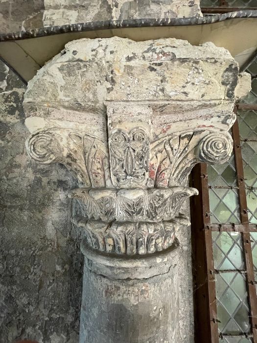 église abbatiale, transept sud, détail d’un chapiteau