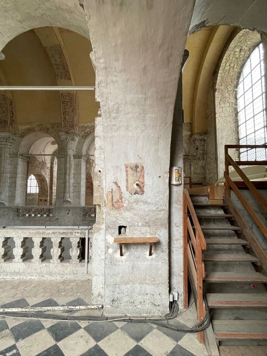 église abbatiale, tribune est, travée 2