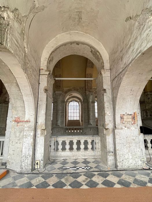 église abbatiale, tribune est, travée 3