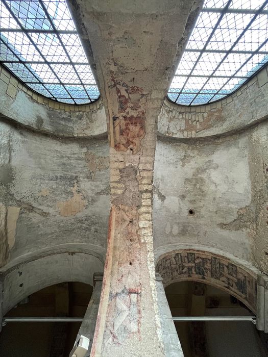 église abbatiale, tribune ouest, travée 6, peintures monumentales (fragments), vue partielle