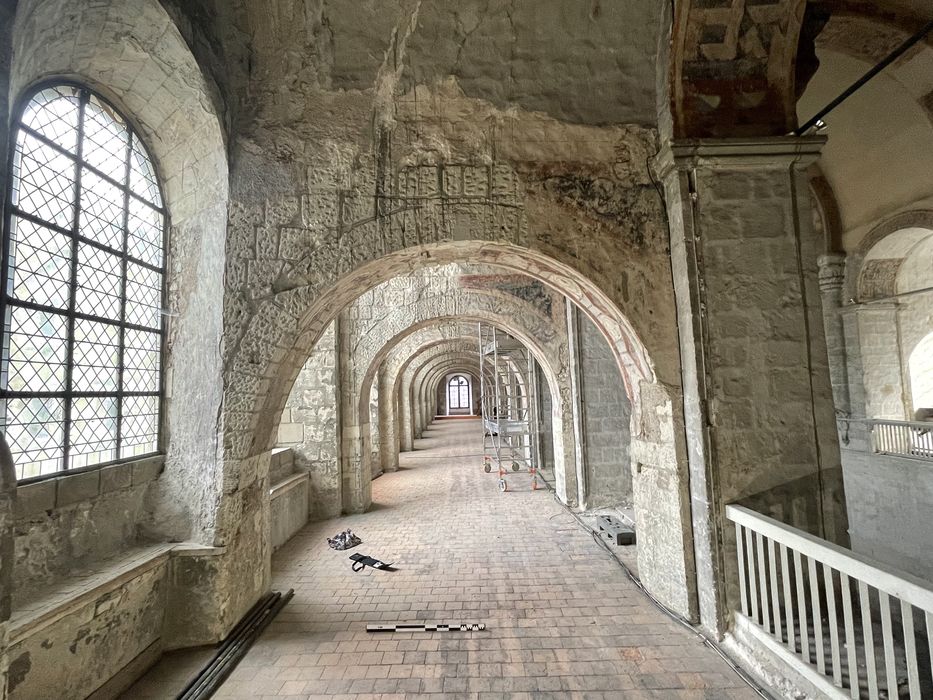 église abbatiale, tribune ouest, travée 9