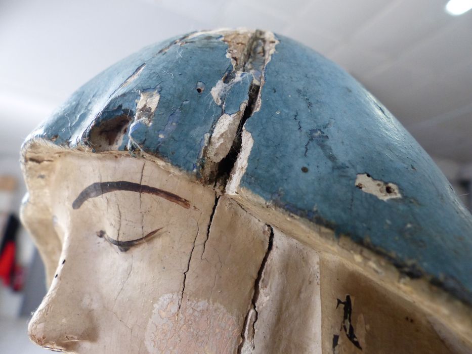 groupe sculpté : Vierge de Pitié, détail