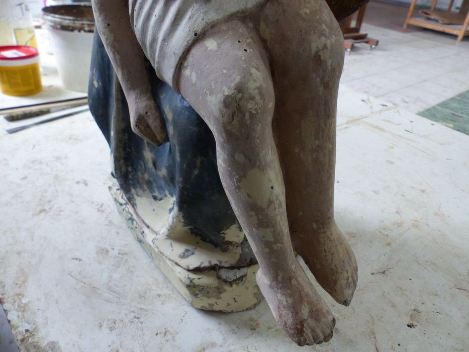 groupe sculpté : Vierge de Pitié, détail