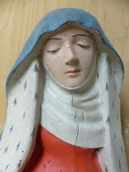 groupe sculpté : Vierge de Pitié, détail