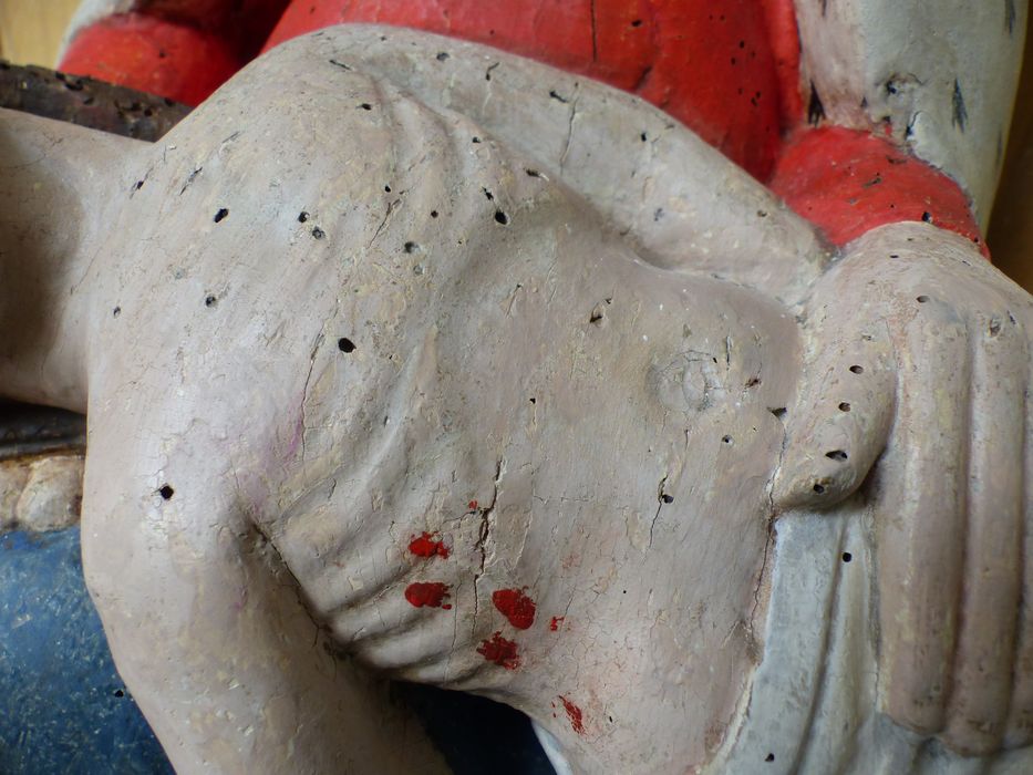 groupe sculpté : Vierge de Pitié, détail