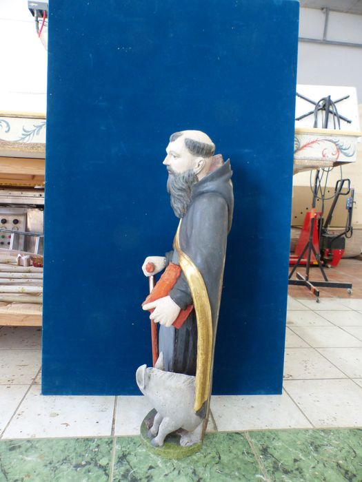 statue : Saint Antoine, profil gauche