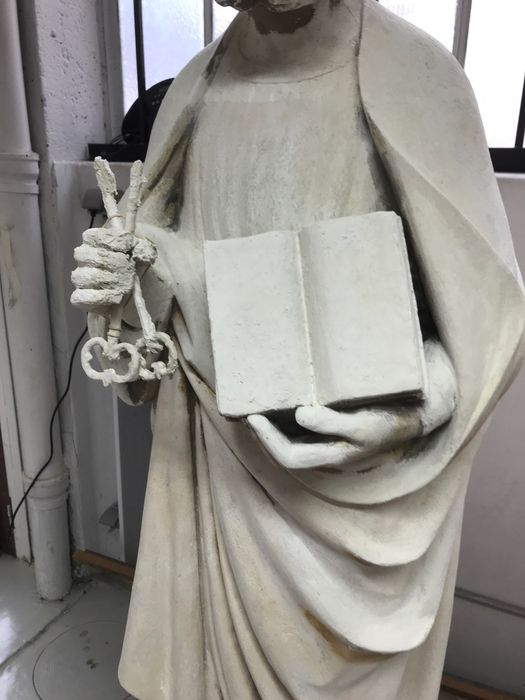 statue : Saint Pierre, vue partielle