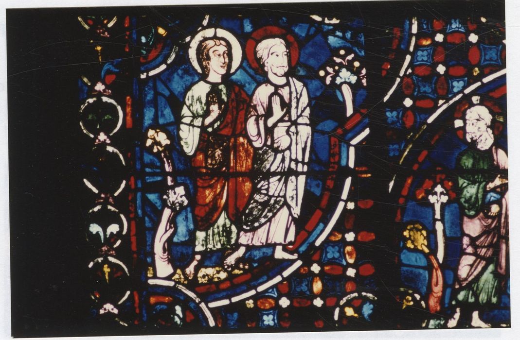 verrière n°0 (verrière des apôtres), détail du panneau 7 (deux apôtres)