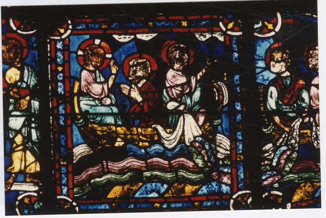 verrière n°0 (verrière des apôtres), détail du panneau 14 (Pêche miraculeuse)