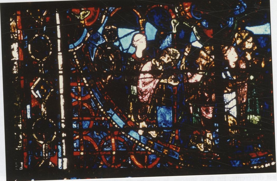 verrière n°18 (verrière de la vie de saint Thomas Becket), détail du panneau 13 (consécration de Thomas Becket comme primat d’Angleterre par Henri de Winchester)