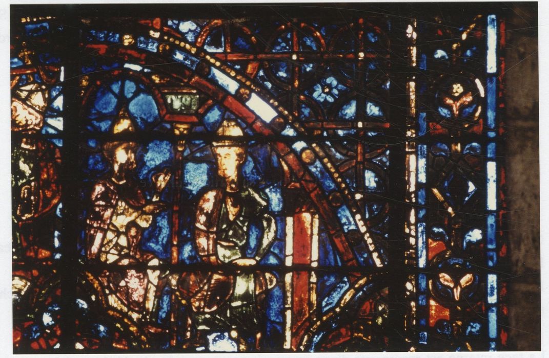 verrière n°18 (verrière de la vie de saint Thomas Becket), détail du panneau 18 (entrevue du Pape Alexandre III et de Thomas Becket)