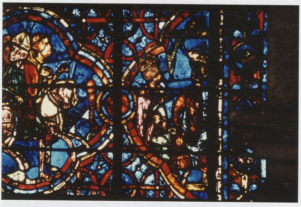 verrière n°18 (verrière de la vie de saint Thomas Becket), détail du panneau 21 (moine de l’abbaye de Pontigny)
